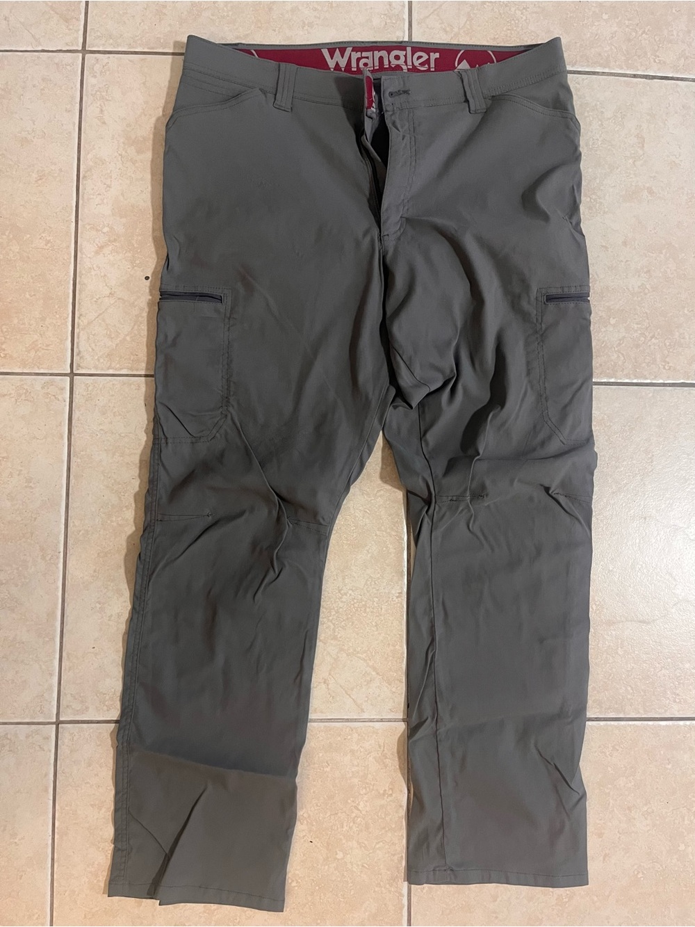 Wrangler Men's Olive Gray Cargo Pants